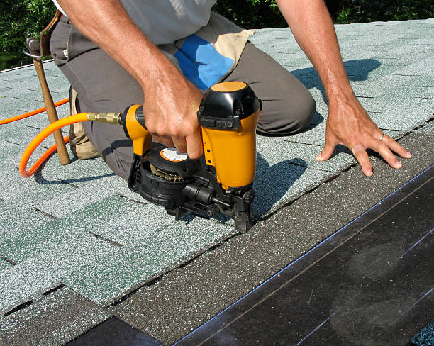 Best Roof Gutter Cleaning  in Larchmont, NY
